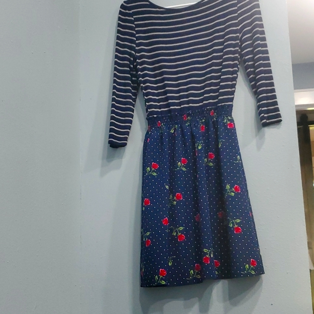 Dress - Picture 3 of 8
